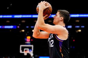 很稳的感觉！吉莱斯皮11投6中得19分3板1断 6次助攻已是全队最高