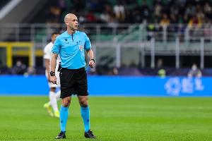 在安东尼-泰勒执法超过20场的球队中，切尔西场均吃到2.36张黄牌，为所有球队中最多。